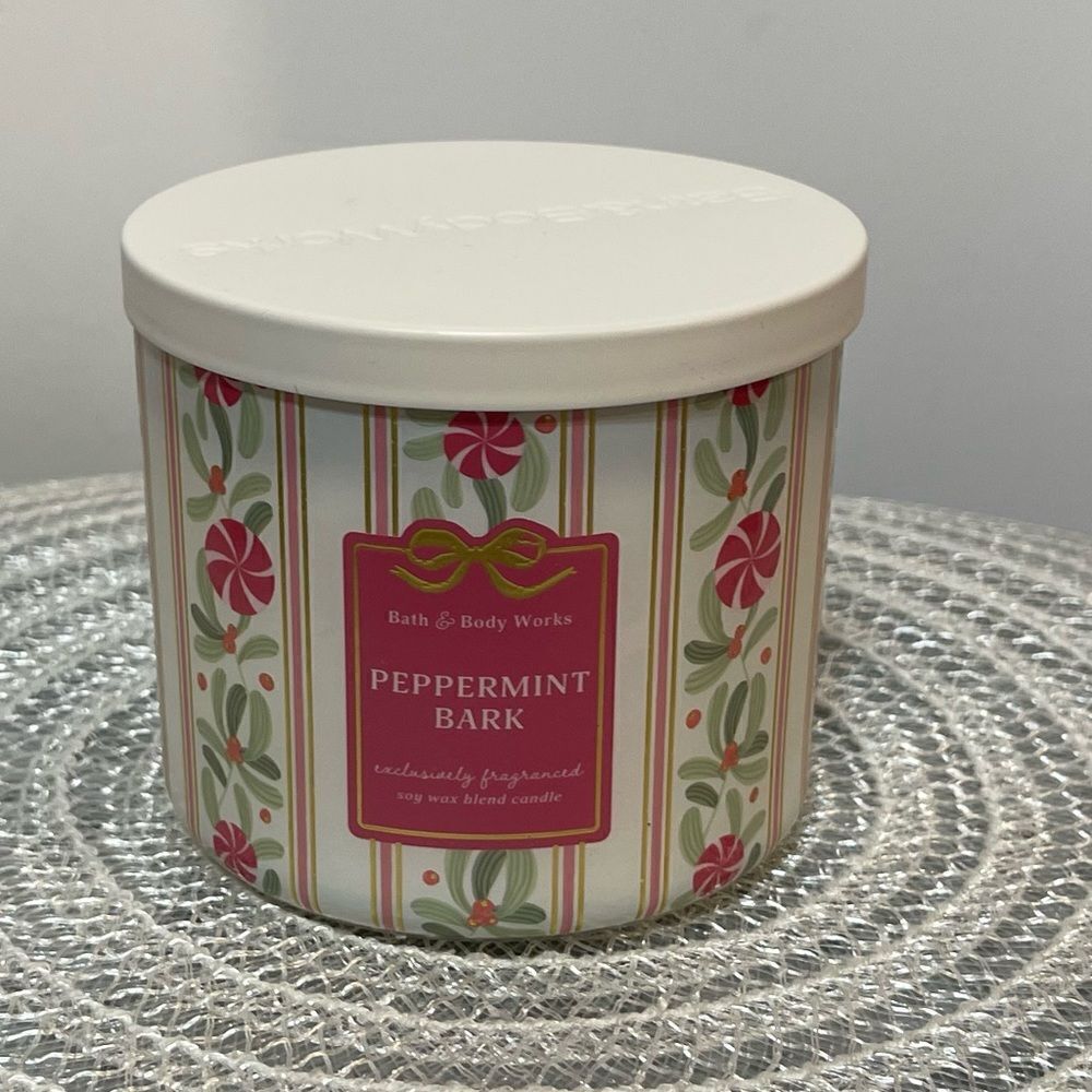 BBW Peppermint Bark 3 Wick Scented Candle NWT